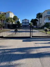 7 Coggeshall Drive W, Ocean Isle Beach, NC 28469 — 6-bedroom waterfront home in West Ocean Palms, Ocean Isle Beach, NC, photo 6 of 77: 7 Coggleshall