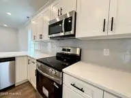 555 Timbercrest Circle SE, Bolivia, NC 28422 — 4-bedroom townhome in Autumn Trail, Bolivia, NC, photo 8 of 38