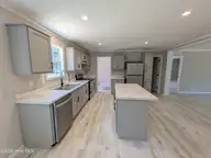 521 Veronica Way, West End, NC 27376 — 4-bedroom manufactured home, West End, NC, photo 18 of 45: PXL_20260731_162804914