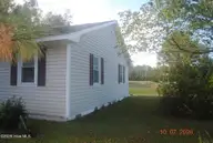 517 Waters Road, Jacksonville, NC 28546 — 2-bedroom home, Jacksonville, NC, photo 2 of 16: DSC_0597