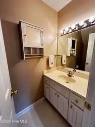 4111 Yarmouth Road, New Bern, NC 28562 — 3-bedroom home in Kings Row, New Bern, NC, photo 22 of 25: 1/2 BATH IN BONUS!