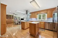 1000 Colleton Way, Trent Woods, NC 28562 — 3-bedroom home in Bellefern, Trent Woods, NC, photo 2 of 66: 40-web-or-mls-0C0A6256_edit