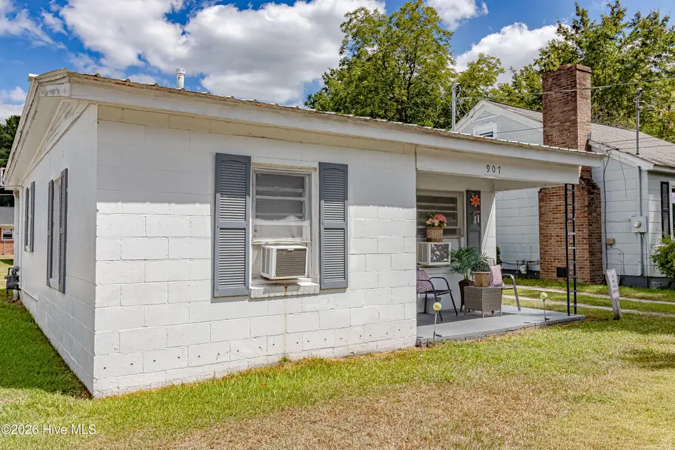 907 E 4th Street, Goldsboro, NC 27534 — 2-bedroom home, Goldsboro, NC, photo 1 of 21: IMG_3156