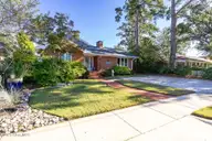 1804 River Drive, New Bern, NC 28560 — 4-bedroom waterfront home in Riverside, New Bern, NC, photo 4 of 52: 57-web-or-mls-DSC08835