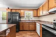 100 Kanton Drive, Jacksonville, NC 28540 — 3-bedroom home in Kanton Ridge, Jacksonville, NC, photo 9 of 26