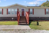 801 Maynard Boulevard, Jacksonville, NC 28546 — 3-bedroom manufactured home in Maynard Manor, Jacksonville, NC, photo 4 of 19: DSC_7667