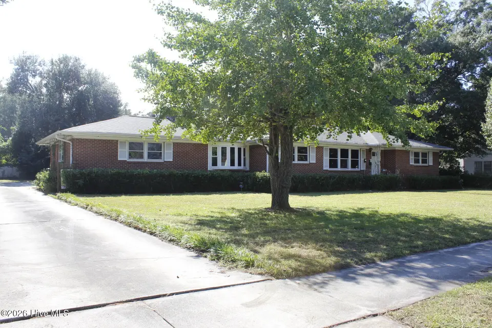 2124 Oleander Drive, Wilmington, NC 28403 — 3-bedroom home, Wilmington, NC, photo 1 of 32