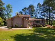 4500 Saint Andrews Drive N, Wilson, NC 27896 — 4-bedroom home in Country Club Colony, Wilson, NC, photo 2 of 33: Front View