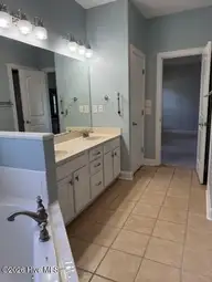 515 Davidson Drive, Newport, NC 28570 — 4-bedroom home in Gracelyn Park, Newport, NC, photo 9 of 36: 515 Davidson primary bath view 2