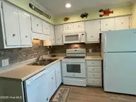 2008 E Ft Macon Road D18, Atlantic Beach, NC 28512 — 2-bedroom condo in Southwinds, Atlantic Beach, NC, photo 5 of 26: tempImage4hfHOe