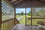 129 Aberdeen Lane, Jacksonville, NC 28540 — 3-bedroom manufactured home in Aberdeen Acres, Jacksonville, NC, photo 7 of 40