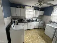 819 S 7th Street, Wilmington, NC 28401 — 4-bedroom home, Wilmington, NC, photo 8 of 20: IMG_8831