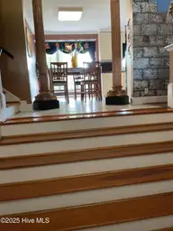 4500 Saint Andrews Drive N, Wilson, NC 27896 — 4-bedroom home in Country Club Colony, Wilson, NC, photo 7 of 33: Indoor Steps
