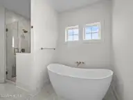 609 Cannonsgate Drive, Newport, NC 28570 — 4-bedroom waterfront home in Cannonsgate, Newport, NC, photo 20 of 41: Primary Bathroom