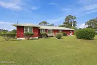 105 Sherwood Boulevard, Beaufort, NC 28516 — 4-bedroom home in Glendale, Beaufort, NC, photo 4 of 33: 7-web-or-mls-105 Sherwood 007