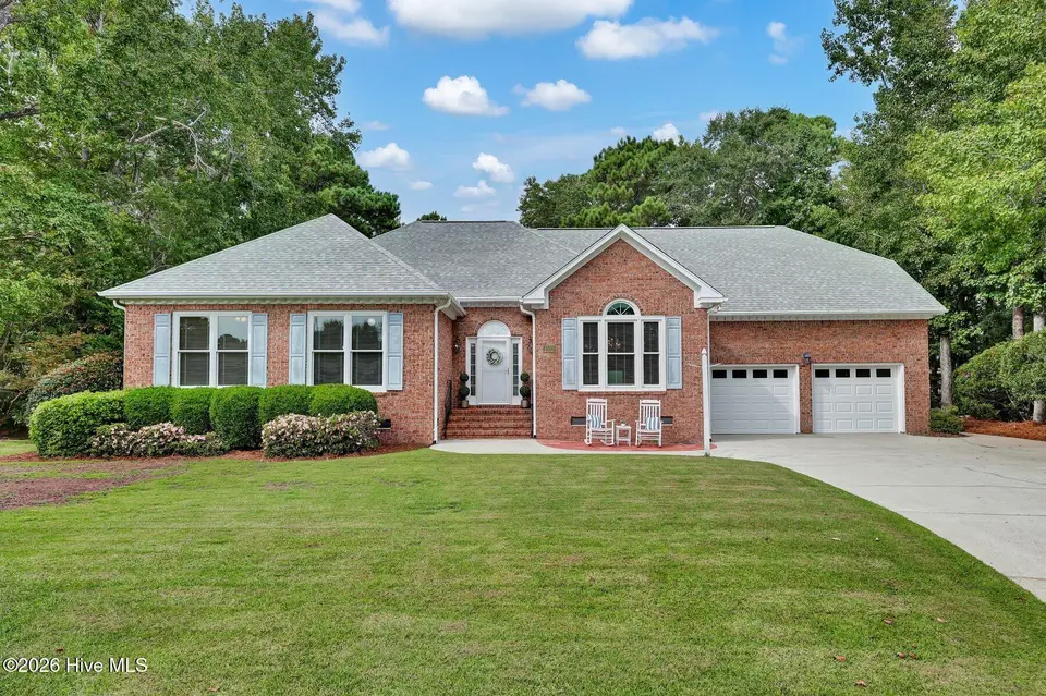 4102 Greens Ferry Court, Wilmington, NC 28409 — 4-bedroom home in Lansdowne South, Wilmington, NC, photo 1 of 48: 001_img_0905_83