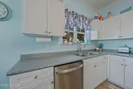 615 N New River Drive Apt D, Surf City, NC 28445 — 3-bedroom waterfront townhome in Hammock Cove Townhouses, Surf City, NC, photo 14 of 47: 33-web-or-mls-_RAD4981