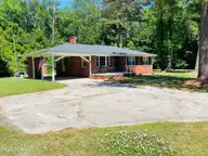229 Mill Pond Road, Whiteville, NC 28472 — 3-bedroom home, Whiteville, NC, photo 3 of 42: IMG_1122