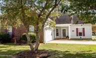 101 Belwood Court, Jacksonville, NC 28540 — 3-bedroom home in Williamsburg Plantation, Jacksonville, NC, photo 1 of 36
