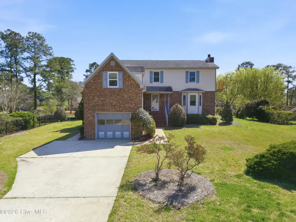 108 Mariners Court, New Bern, NC 28562 — 3-bedroom waterfront home in River Bend, New Bern, NC, photo 1 of 34: 108 Mariners Ct. Front Exterior