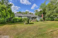 107 Long Leaf Drive, Wilmington, NC 28401 — 3-bedroom home in Wrightsboro Acres, Wilmington, NC, photo 3 of 28: 003_img_7901_868