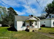 1314 Moore Street, Elizabeth City, NC 27909 — 2-bedroom home, Elizabeth City, NC, photo 3 of 5