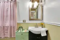 402 S 5th Avenue, Wilmington, NC 28401 — 3-bedroom home in Historic District, Wilmington, NC, photo 22 of 52: Full bath downstairs