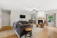 319 Palisades Way, New Bern, NC 28560 — 5-bedroom home in Lynnwood Highlands, New Bern, NC, photo 17 of 65: Living Room