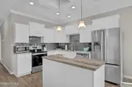 1017 1st Street, Surf City, NC 28445 — 4-bedroom waterfront home in Old Settlers Beach, Surf City, NC, photo 16 of 38