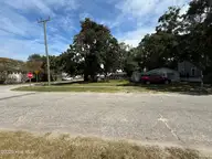 404 N Third Street, Carolina Beach, NC 28428 — 2-bedroom home, Carolina Beach, NC, photo 6 of 9: 2253C5C7-7EE2-40CF-8EED-CD515D21B448