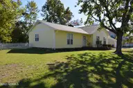 212 Branchwood Drive, Jacksonville, NC 28546 — 3-bedroom home in Branchwood, Jacksonville, NC, photo 2 of 30: DSC_2214