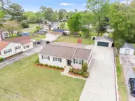 405 Seminole Trail, Jacksonville, NC 28540 — 3-bedroom home in Northwoods, Jacksonville, NC, photo 3 of 48: DJI_0804