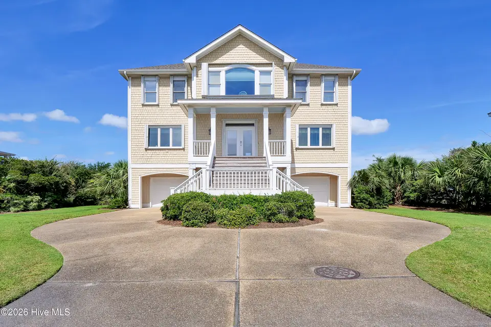 2515 N Lumina Avenue N, Wrightsville Beach, NC 28480 — 4-bedroom waterfront home in West Shell Island Village, Wrightsville Beach, NC, photo 1 of 43
