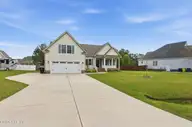 123 Mom Lane, New Bern, NC 28562 — 4-bedroom home in Forest Run, New Bern, NC, photo 4 of 41: 123 Mom Lane, New Bern, NC 28562