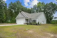 5775 Huntington Park Drive, La Grange, NC 28551 — 3-bedroom home in Huntington Park, La Grange, NC, photo 3 of 35: 04-5775 Huntington Park Dr-4
