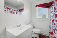 170 Flowers Road, Mount Olive, NC 28365 — 4-bedroom home, Mount Olive, NC, photo 10 of 17: 006_file_6507