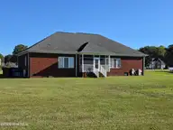 102 Trailwater Drive, Goldsboro, NC 27530 — 3-bedroom home in Village Grove, Goldsboro, NC, photo 7 of 37