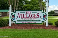 202 Morningstar N, Swansboro, NC 28584 — 3-bedroom condo in The Villages at Swansboro, Swansboro, NC, photo 2 of 29