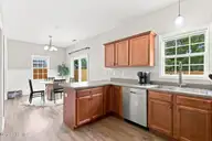 140 Crooked Run Drive, New Bern, NC 28560 — 3-bedroom home in Crooked Run, New Bern, NC, photo 8 of 35: Kitchen