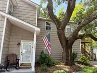 2807 Arendell Street, Morehead City, NC 28557 — 2-bedroom waterfront home in Morehead Bluffs, Morehead City, NC, photo 3 of 69: Entry