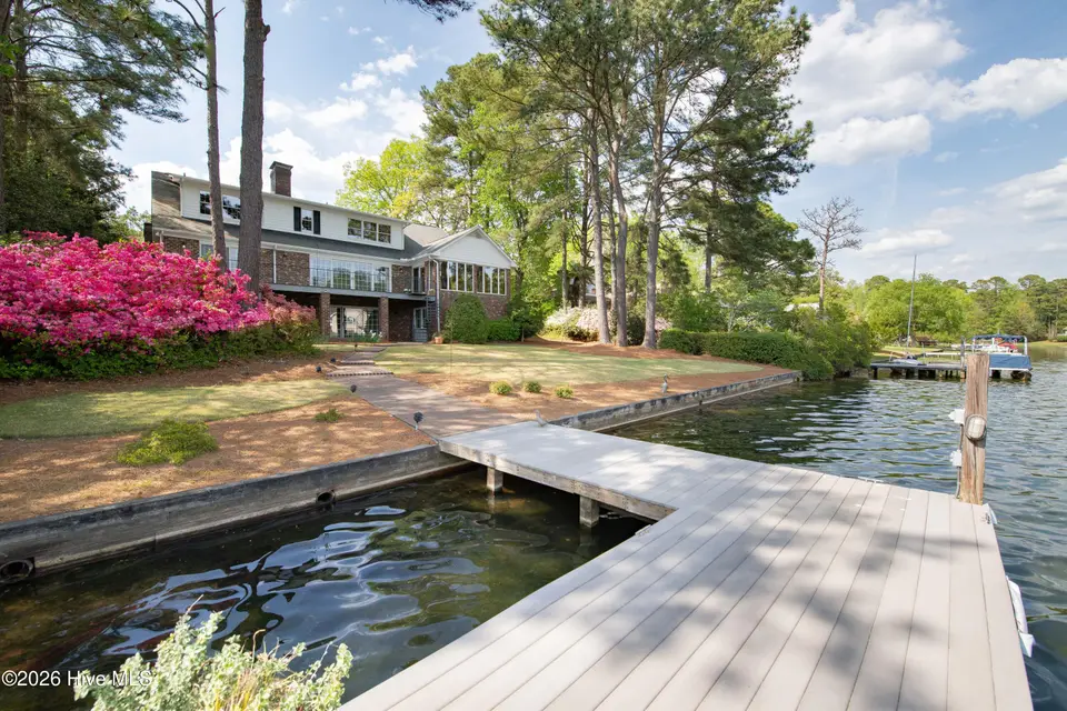 90 Lake Shore Drive, Pinehurst, NC 28374 — 5-bedroom waterfront home in Unit 12, Pinehurst, NC, photo 1 of 75: DSC_6906