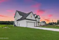 1112 Lunenburg Place Lot 75, Jacksonville, NC 28540 — 5-bedroom home in Wedgewood, Jacksonville, NC, photo 2 of 51