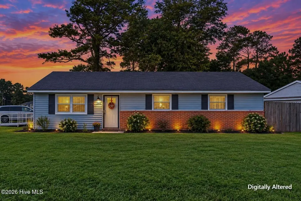 201 Southwold Drive, Wilmington, NC 28409 — 3-bedroom home in Waterford Place, Wilmington, NC, photo 1 of 21