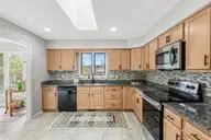 720 Diamondhead Drive S, Pinehurst, NC 28374 — 3-bedroom home in Unit 13, Pinehurst, NC, photo 11 of 30: kitchen