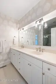 17 Sabal Palm Trail, Bald Head Island, NC 28461 — 5-bedroom home in BHI (Bald Head Island), Bald Head Island, NC, photo 22 of 42: images-28