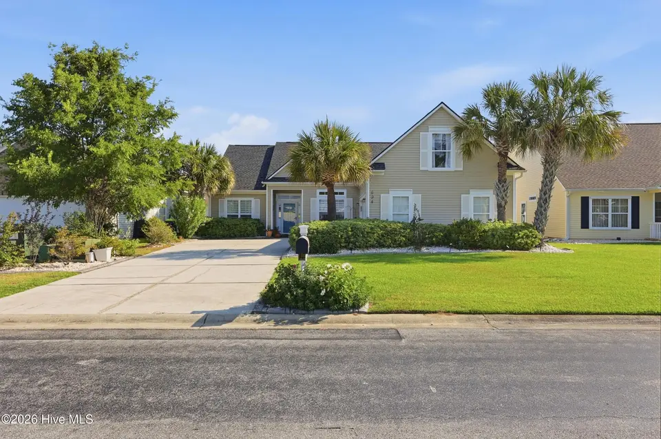 694 Meadowbrook Lane NW, Calabash, NC 28467 — 3-bedroom home in Meadowlands, Calabash, NC, photo 1 of 48