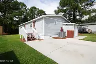 406 Ensign Court, Hampstead, NC 28443 — 3-bedroom manufactured home in Topsail Greens, Hampstead, NC, photo 4 of 35