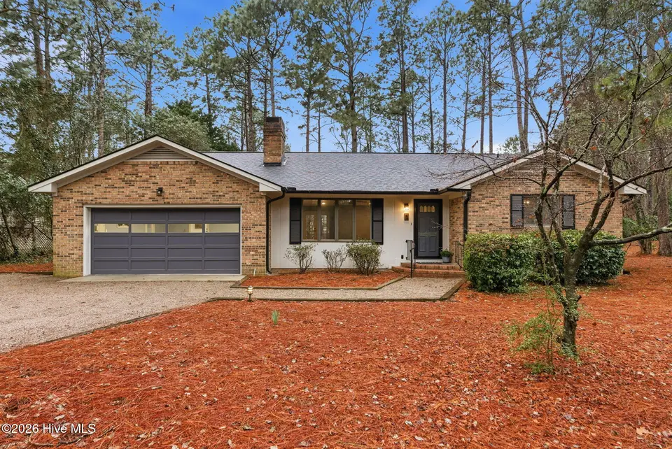 5 Birdie Drive, Whispering Pines, NC 28327 — 3-bedroom home in Whispering Pines, Whispering Pines, NC, photo 1 of 59: 5 Birdie Drive-3