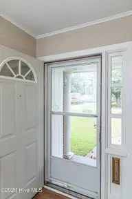 807 E Holly Street, Goldsboro, NC 27530 — 4-bedroom home, Goldsboro, NC, photo 3 of 64: IMG_1557