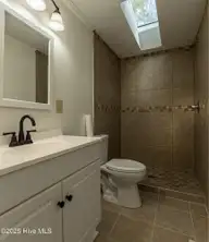 142 Pine Valley Lane, West End, NC 27376 — 2-bedroom waterfront manufactured home in Pine Vly Sub, West End, NC, photo 15 of 24: 251217-142PineValley primary bath-8476-H